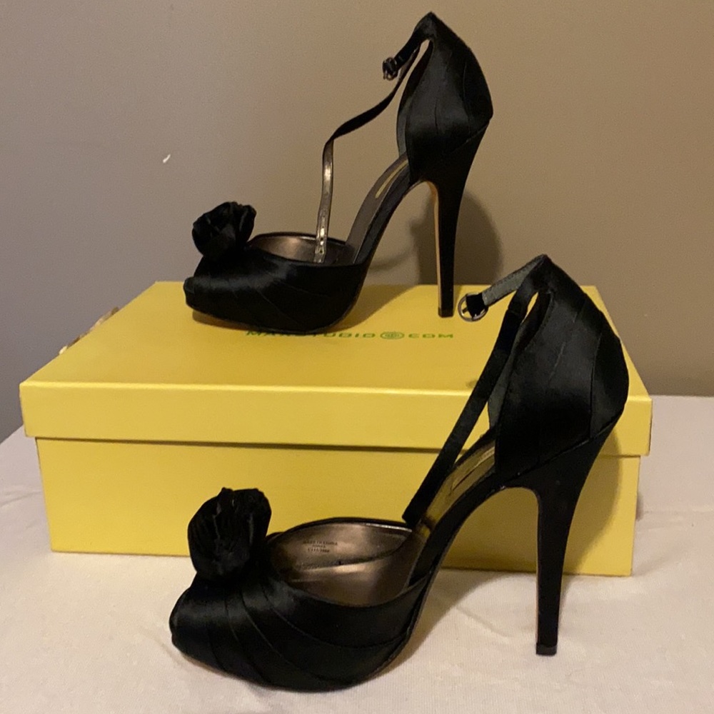 Max Studio Ionia black satin platforms